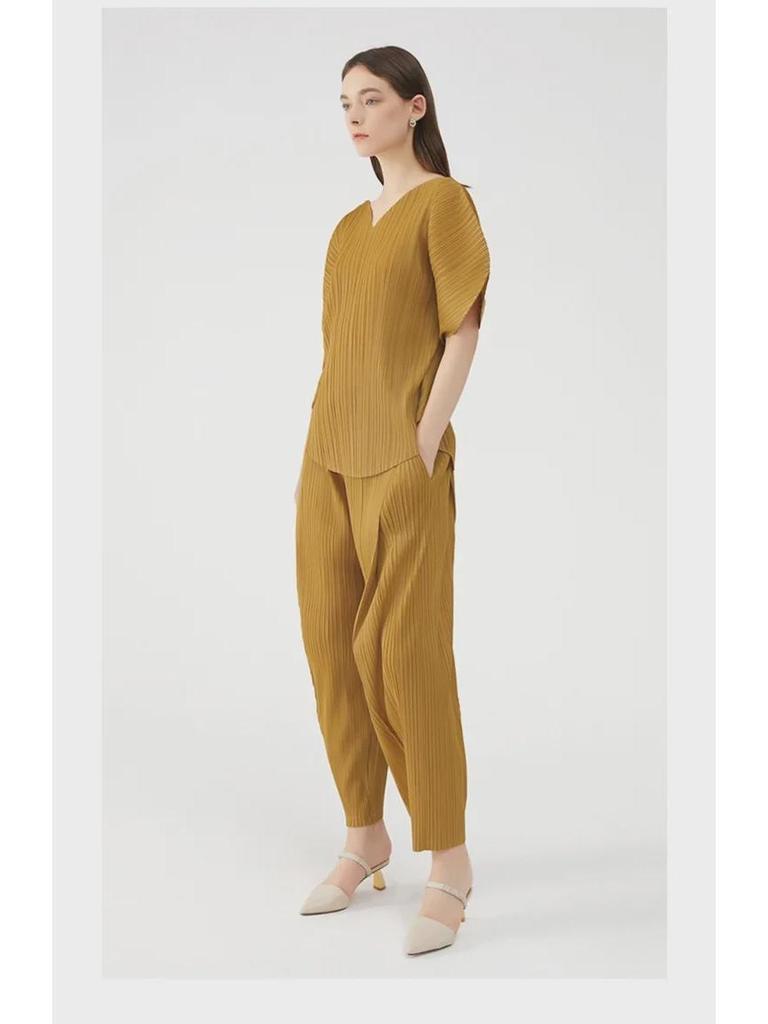 Miyake Women's Solid Color Slim Drape Straight Pants - New Spring/Summer 2025 Collection