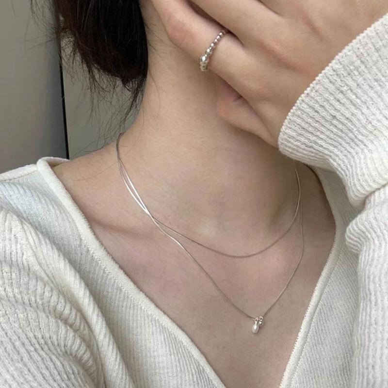 Mini Perle Kleiner Kugel Anhänger Doppellagige Schlangenknochenkette Halskette Halsbandkette Französischer Vintage Stil