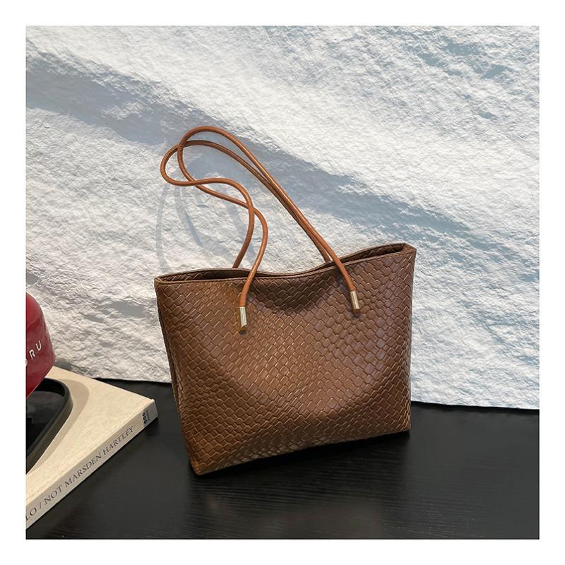 Grenzüberschreitende gewebte Handtasche mit großem Fassungsvermögen für Damen, 2025 neue Vintage- vielseitige Schultertasche mit Unterarmgriff und Tragetasche.