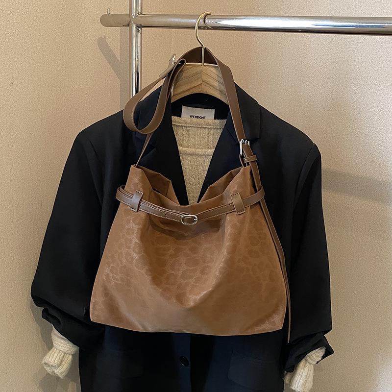 Women's High-End Large-Capacity Tote Bag - 2025 Fashion-Forward, Versatile Crossbody for Autumn/Winter