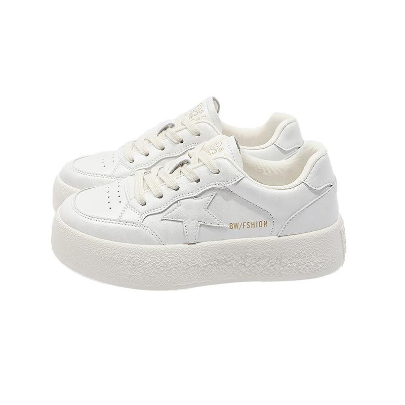 Platform white shoes women's 2025 spring new versatile foot small sports shoes lightweight casual star board shoes
