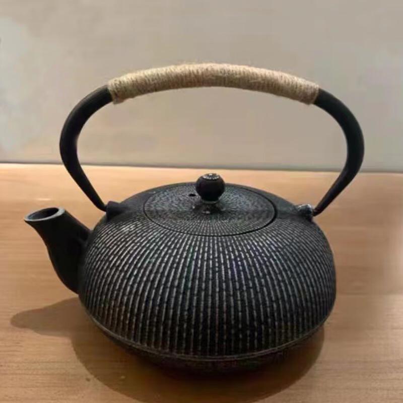 Traditional Cast Iron Teapot - Double Fish Stone Pattern