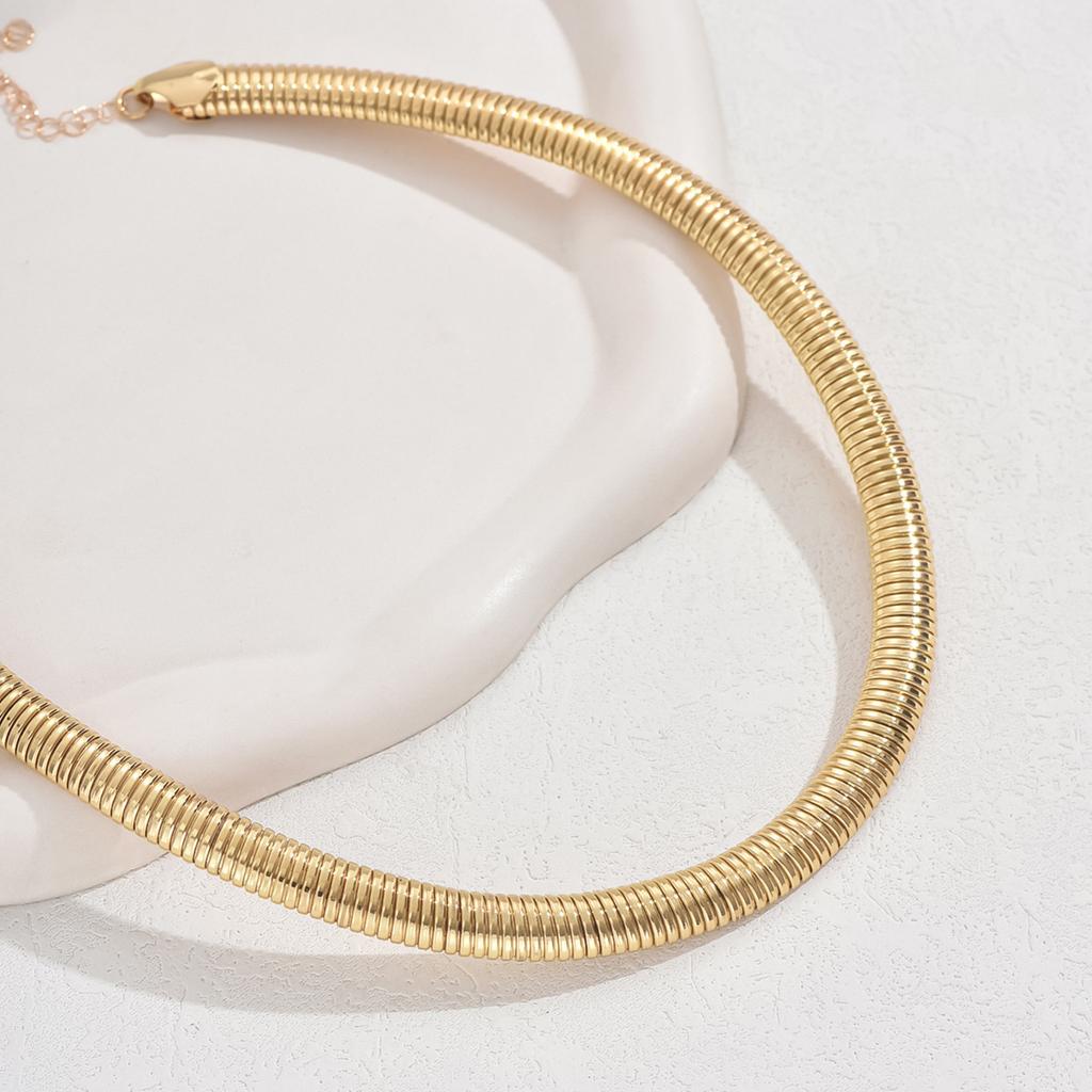European and American Titanium Steel Exaggerated Thread Necklace Design Does Not Fade and Does Not Geometric Design