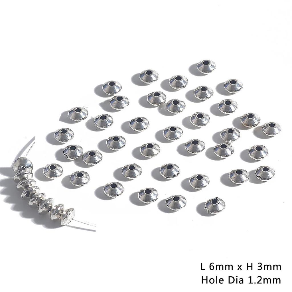 30–50 stk. avstandsperler i antikk metall med kjeglemønster til smykkelaging