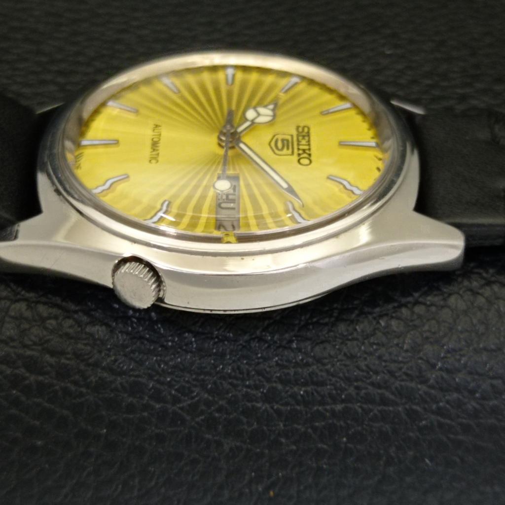JAPAN 7019A VINTAGE SEIKO 5 AUTOMATIC MENS GOLDEN COLOR DIAL WATCH a701382-5 R206a-a701382