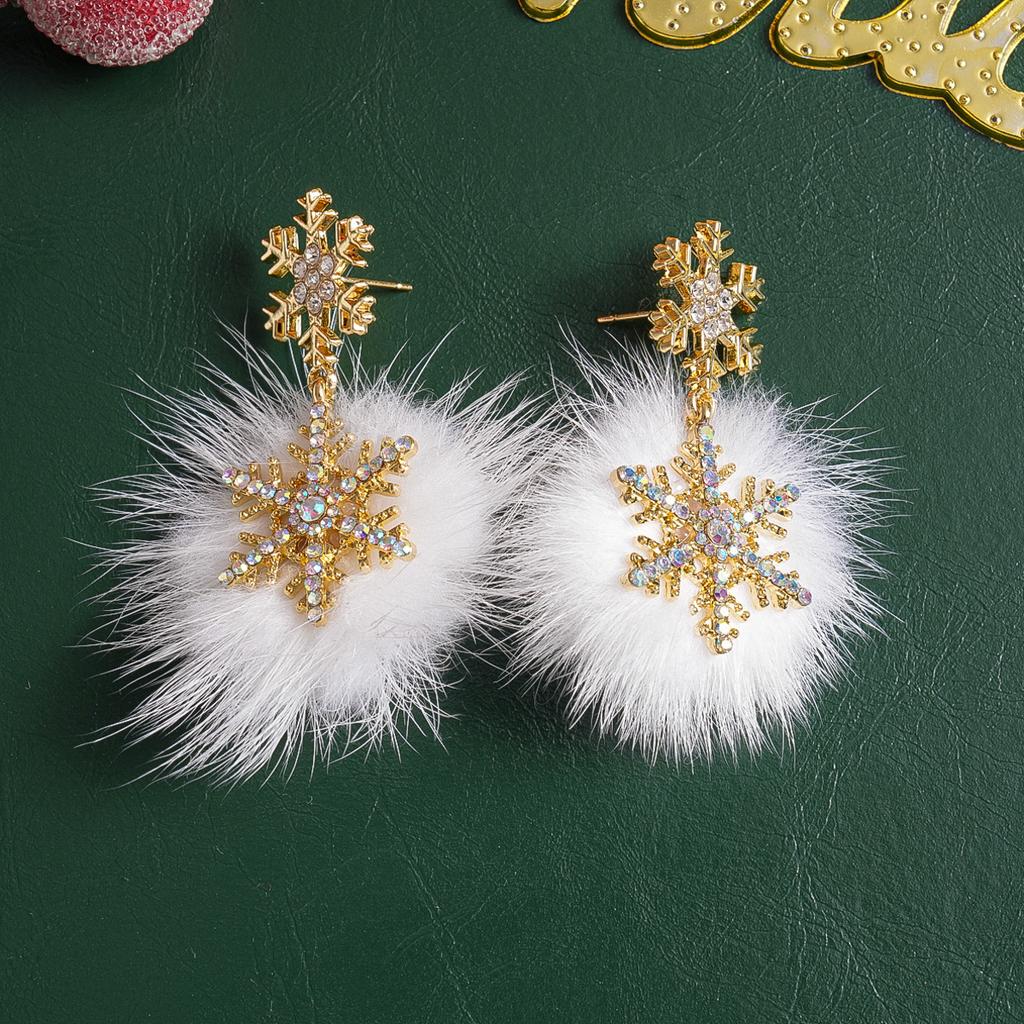 Diamond-encrusted hairball snowflake silver needle earrings Christmas fashion temperament earrings light luxury earrings