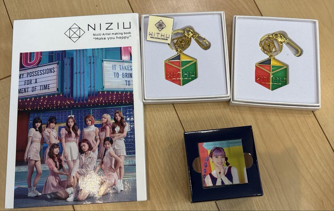 

[USED] NiziU Fan Club Bonus Acrylic Block Mayuka Making Book