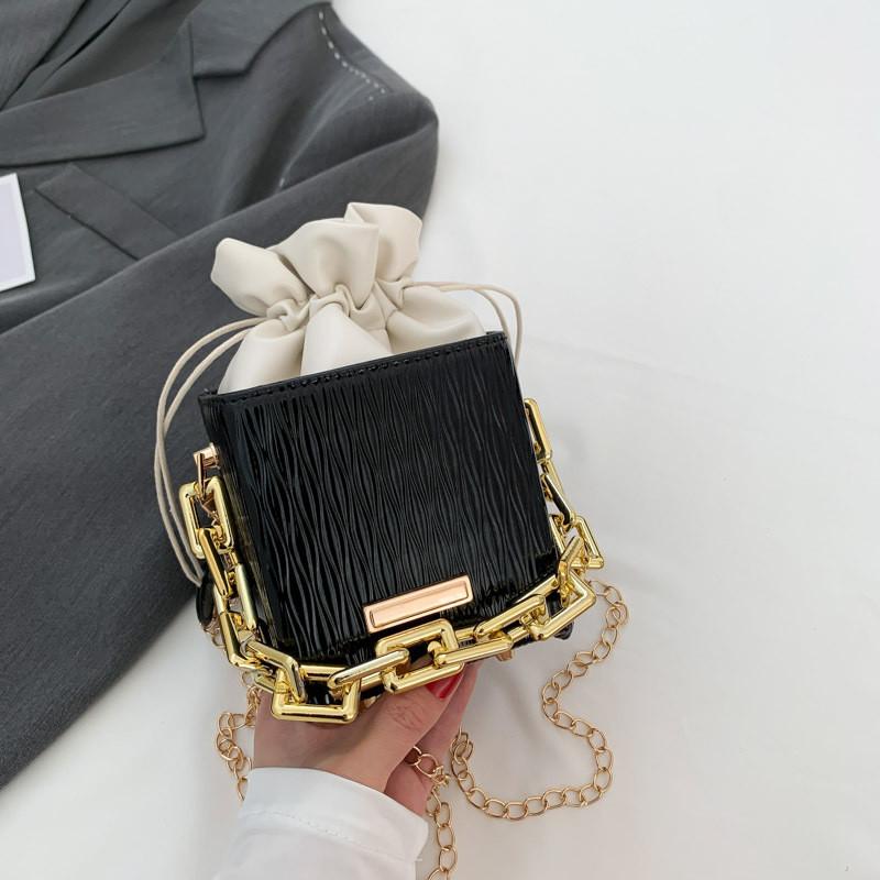 Trendy And Fashionable Pu Bucket Bag For Women With Soft Texture And Chain Strap