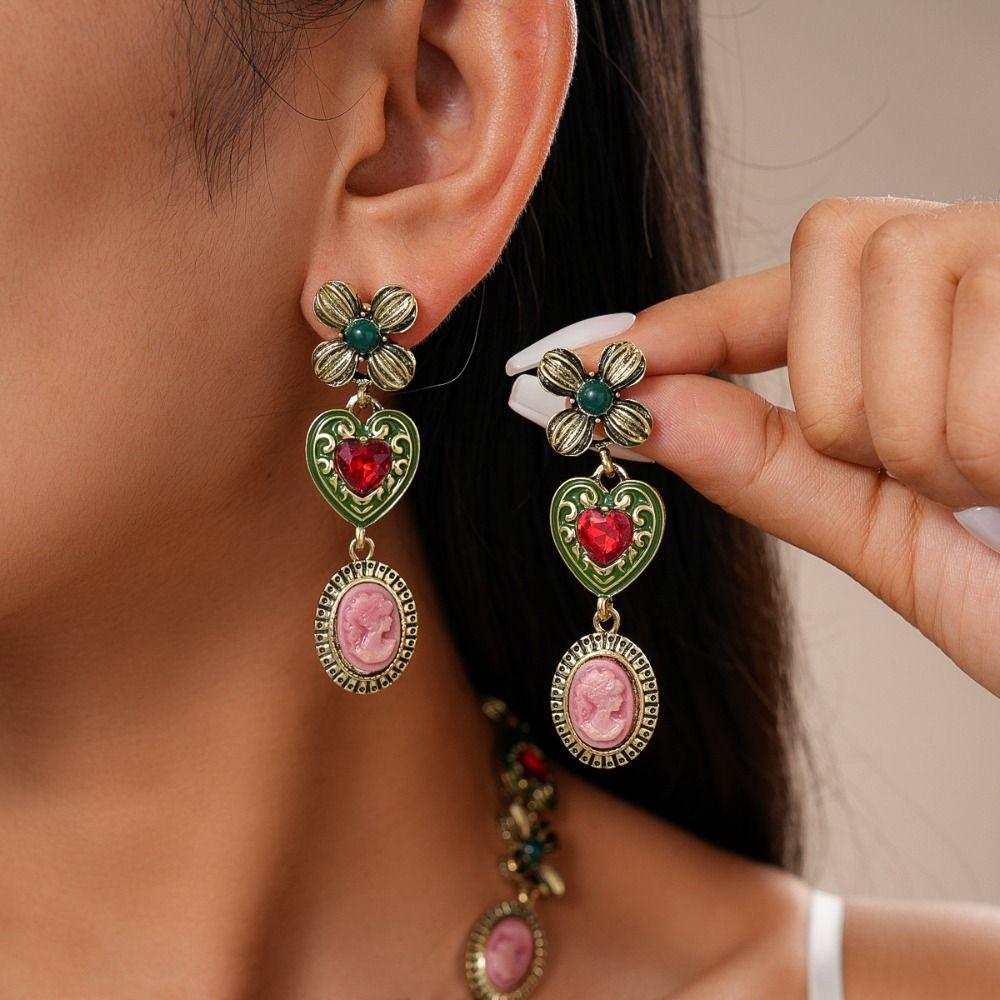 Zink Zinklegierung Herz Cameo Schmuckset Elegante Retro Geprägte Ohrringe Brillantes Vintage Halsketten Set Party