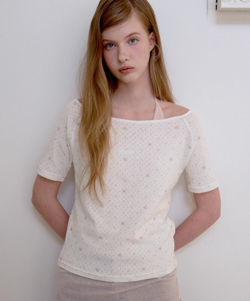 LETTER FROM MOON Letters Semi Off-Shoulder Sleeveless T-Shirt (Flower Ivory)