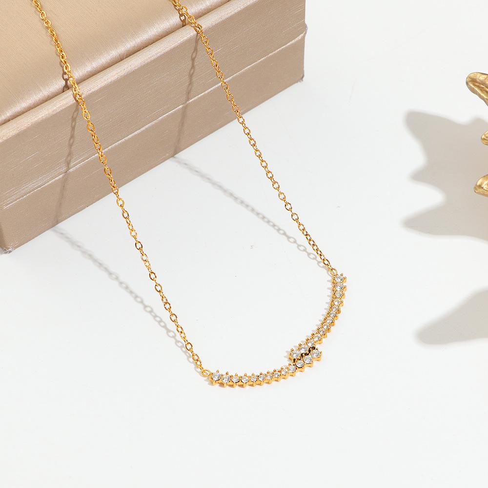 Zirconia Smile Necklace: Women's Titanium Steel Clavicle Chain, Trendy Non-fading Jewelry with Versatile Niche Design