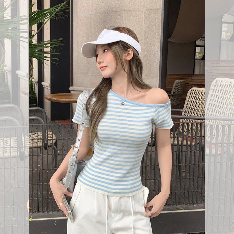 Contrasting stripes sexy slanted shoulder knitted short-sleeved t-shirt women's summer new slim and thin off-the-shoulder top