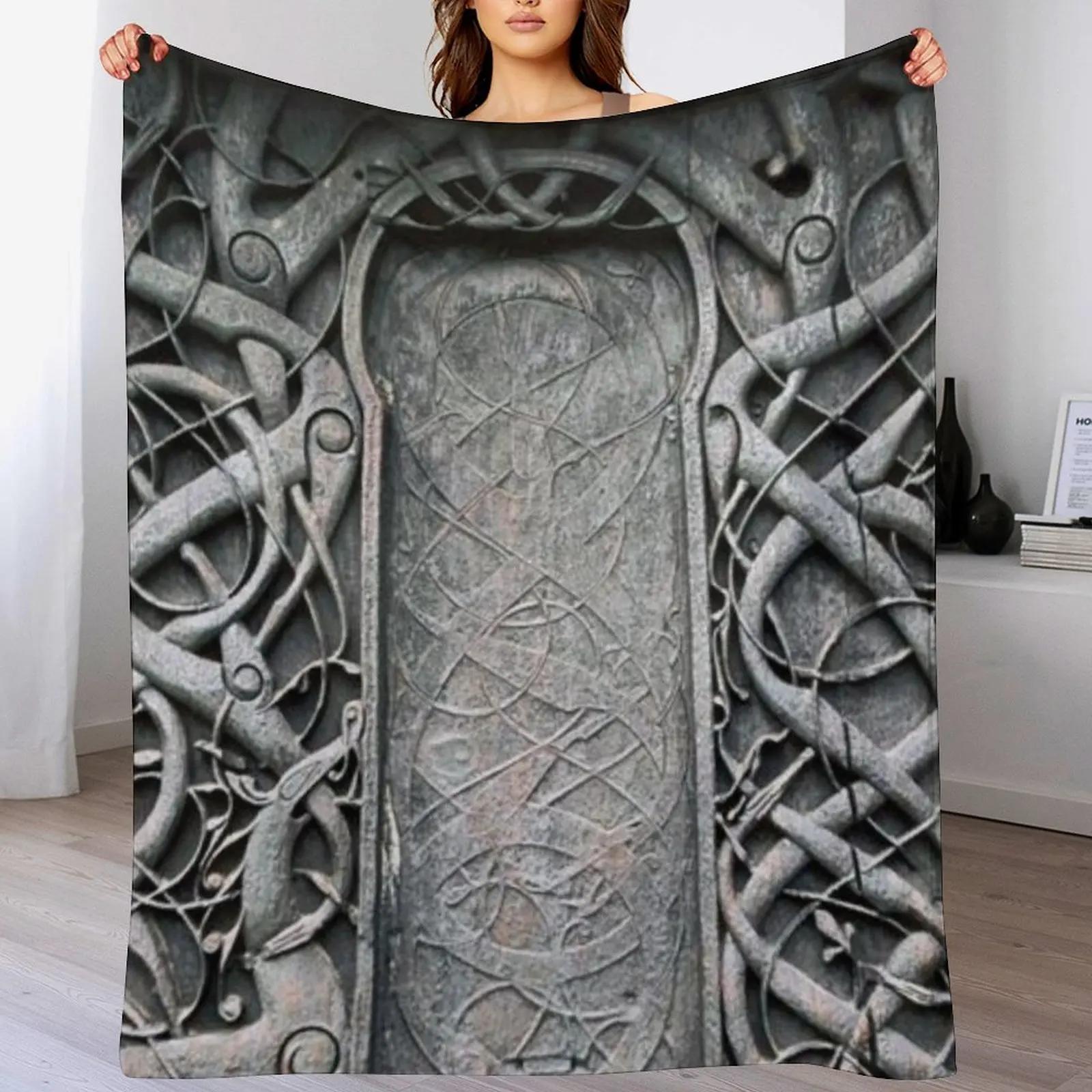 

Urnes Stave Carving Throw Blanket Foldable Soft Warm Blanket for Outdoor Use 102x76cm(40x30in)