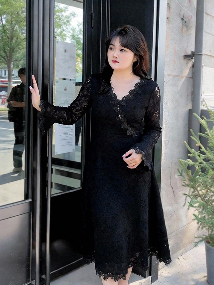 Plus Size Women's Deep V-Neck Lace-Up Dress (130-320 Jin) - Spring Fashion with Hollow Lace Design for fuller figures