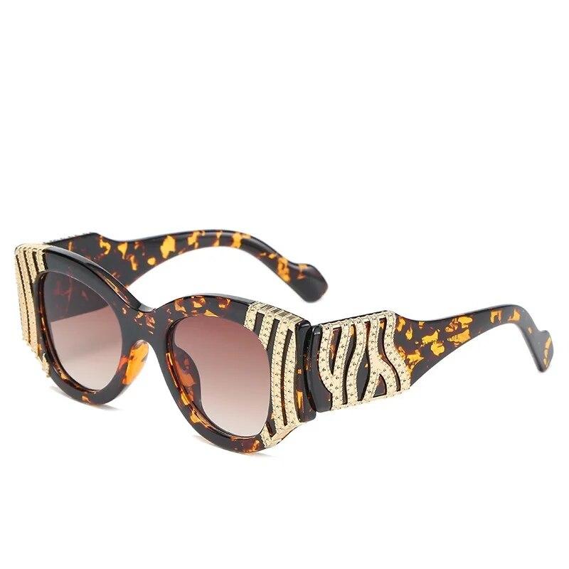New Personality Metal Decoration Ladies Sunglasses Classic Retro Men  Catwalk Trend Wild Gorgeous High-quality Sun Glasses
