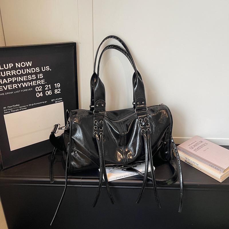 Large Capacity Retro Commuter Tote Bag Women's 2026 Spring New Relaxed Casual Exquisite Shoulder Armpit Bag