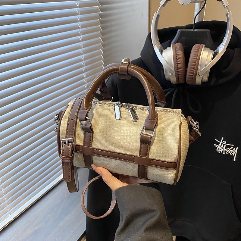 This Year's Popular Small Bag Women's Autumn and Winter Retro 2025 New Versatile Shoulder Messenger Bag Portable Pillow Bag