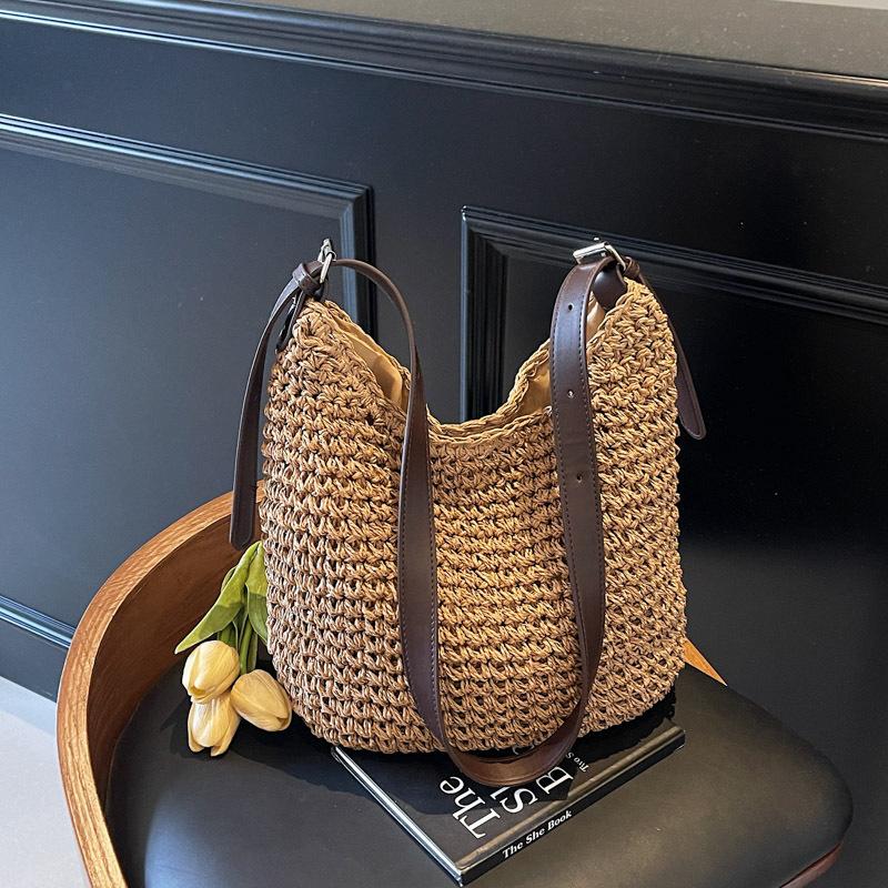 Large Capacity Woven Bag Women's New Fashion Commuter Shoulder Bag Seaside Vacation Beach Bag Woven Straw Tote Bag for Women