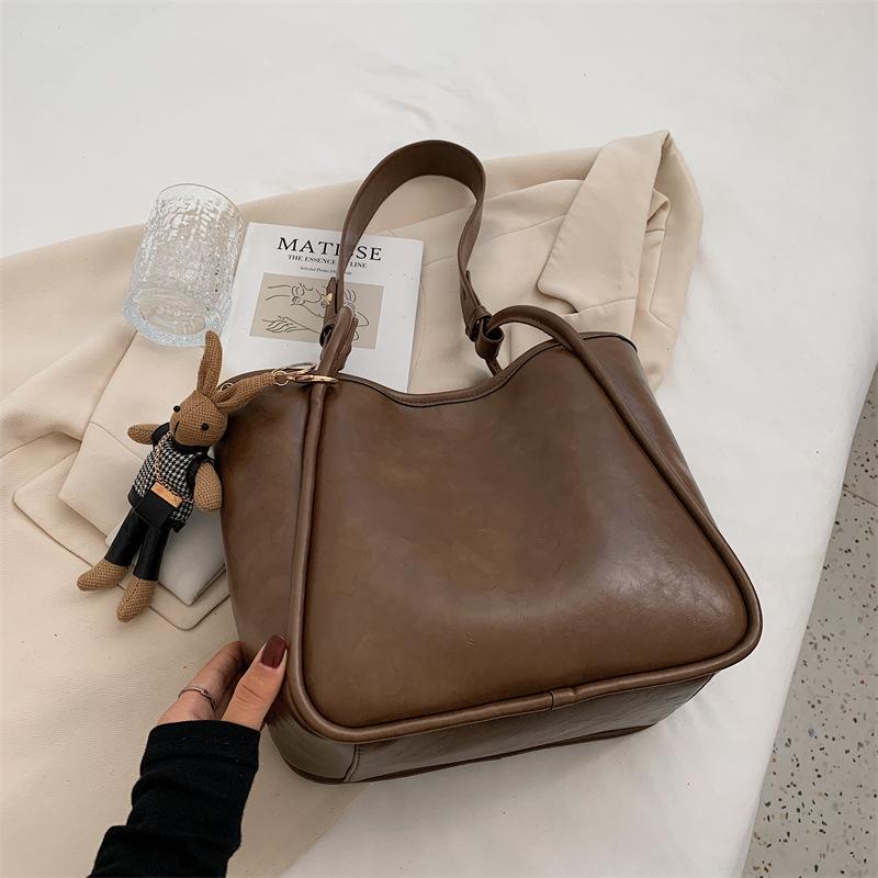

Autumn and winter retro bags women s bags fashionable new fashion shoulder bags large capacity versatile texture commuter tote bag Single Pack коричневый