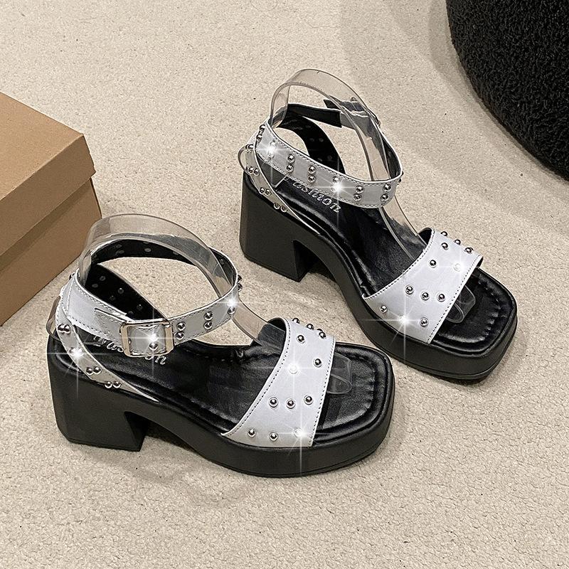 Talons épais montre tête carrée haute 2025 été nouveau sandales d'extérieur sandales à talons hauts polyvalentes à la mode européennes et américaines