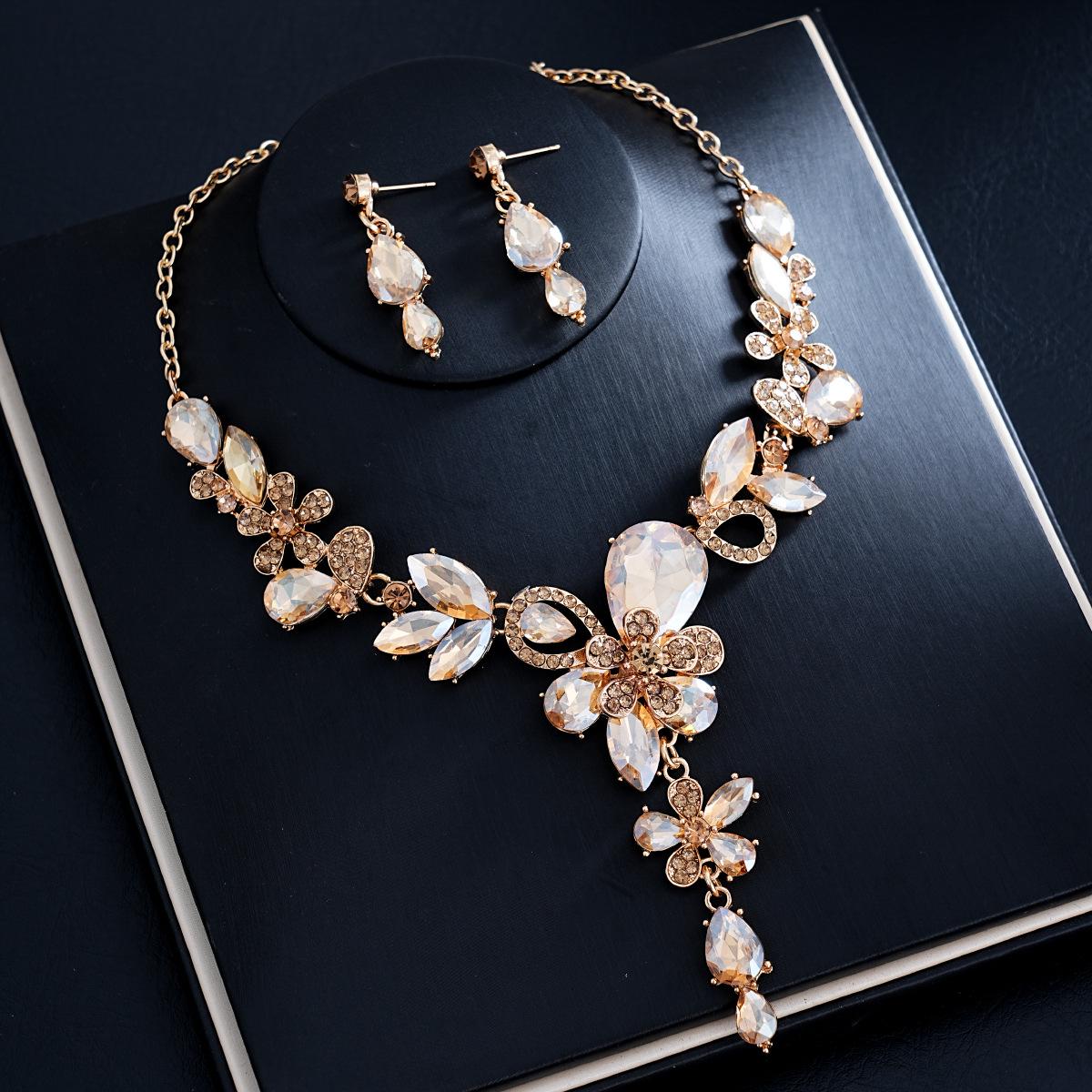 Retro Floral Crystal Necklace & Earring Set: European & American Style Jewelry шампанского