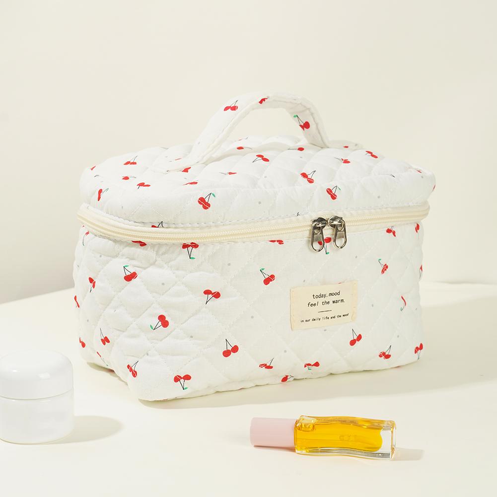 Women Quilted Makeup Bag Cosmetic Organizer Bag Cherry Pattern Aesthetic Cosmetic Bag Cosmetic Clutch Bag Outdoor Travel Bag