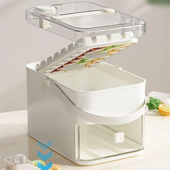 Dvouvrstvý zásobník na ledové kostky Uvolňování kostek jedním dotykem Led s 56 kostkami Bez BPA