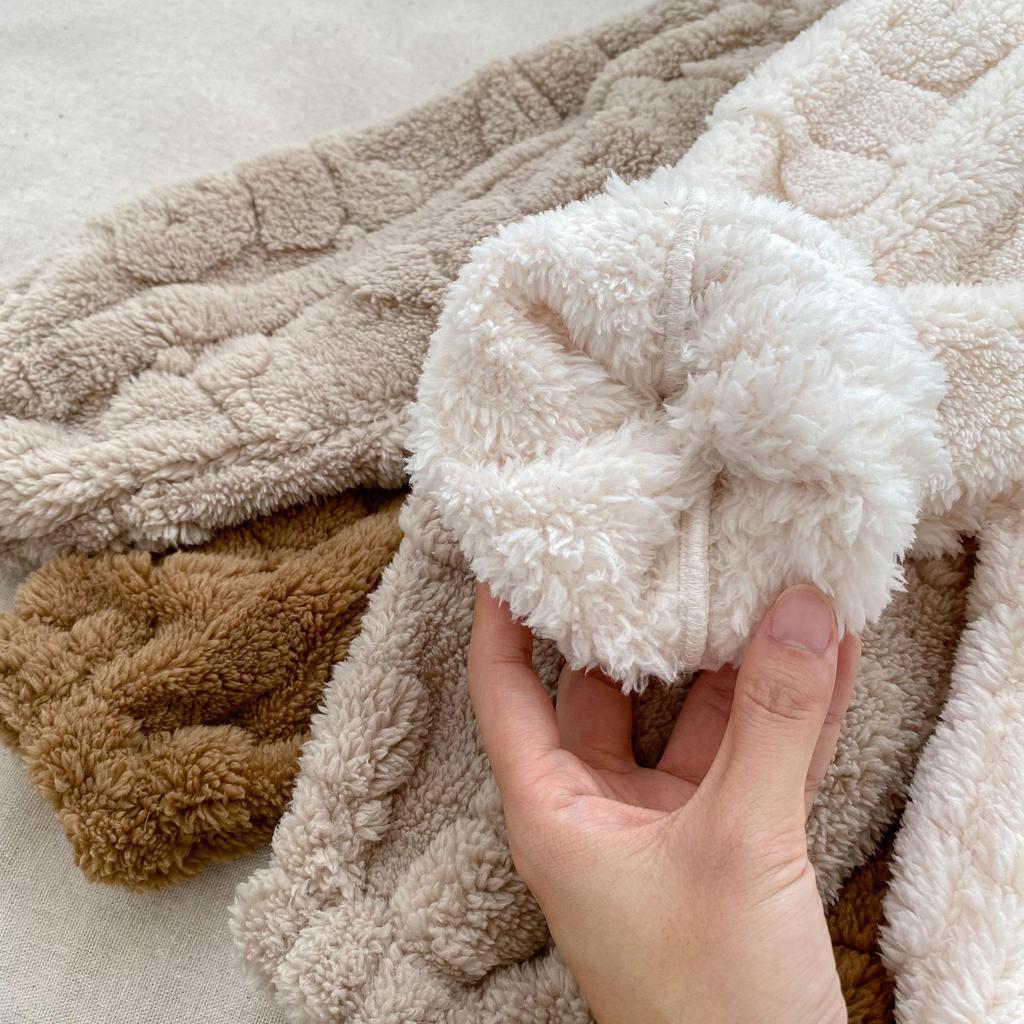 Autumn and Winter Baby Home Suit Cute Bear Plush Coat Children Plus Plush Pajamas Two-piece Coat Pans Sets