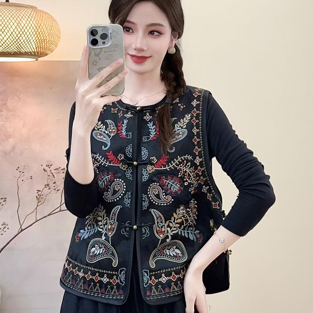 

Retro Chinese Silk Jacquard Vest with Cashew Flower Embroidery and Frog Button L (Suitable for 95-125 jin)