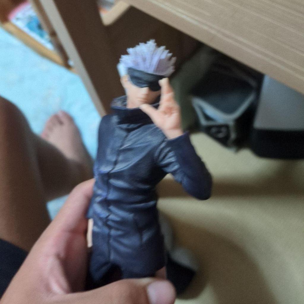 [USED] White-haired male character figure