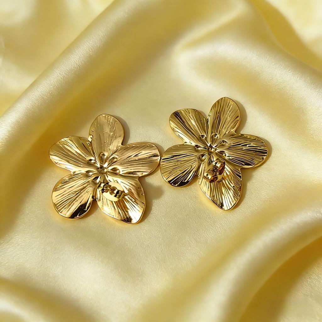 European and American ins wind gold titanium steel flower earrings retro simple atmosphere explosive earrings female spot
