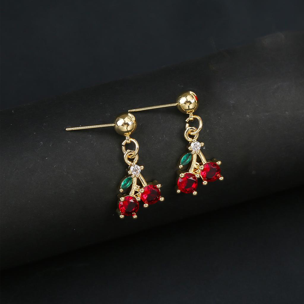New Sweet Cherry Earrings for Women Red Cherry Fruit Stud Earring Cute Girl Simple Exquisite Edition Luxury Designer Jewelry