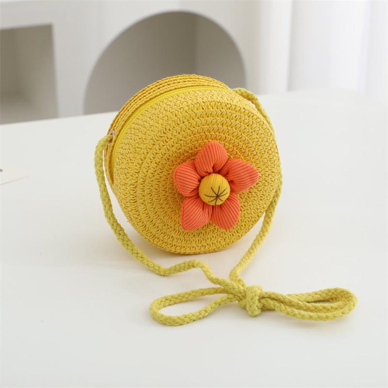 Children's Straw Woven Crossbody Bag - Small Girl's Phone and Coin Purse for Summer Outings and Seaside Trips