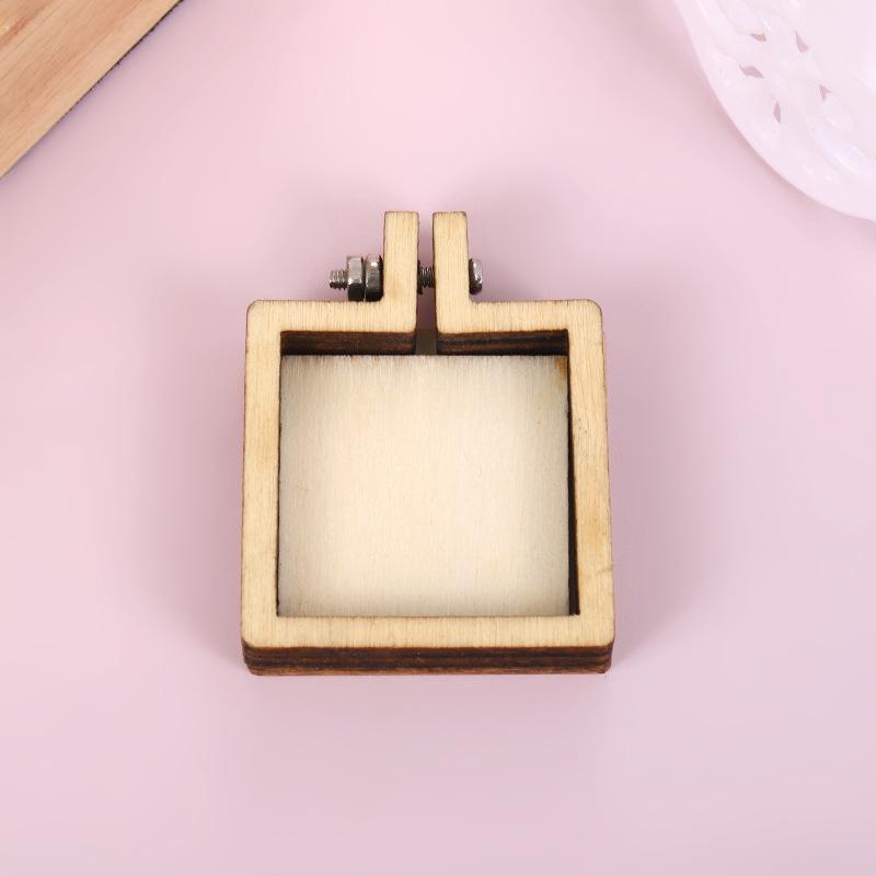 

5 PACK Mini Embroidery Hoop Small Wooden Mini Crossing Stitch Hoop Animal Shaped Mini Wood Hoop Ring for DIY Pendant Crafts