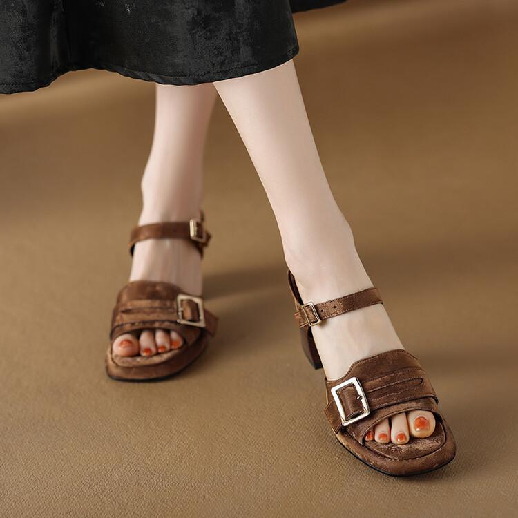 Fashion Retro French Women's High-heeled Slippers 2025 Summer New Fashion Elegant Temperament Comfortable Thick-heeled Casual Slippers.