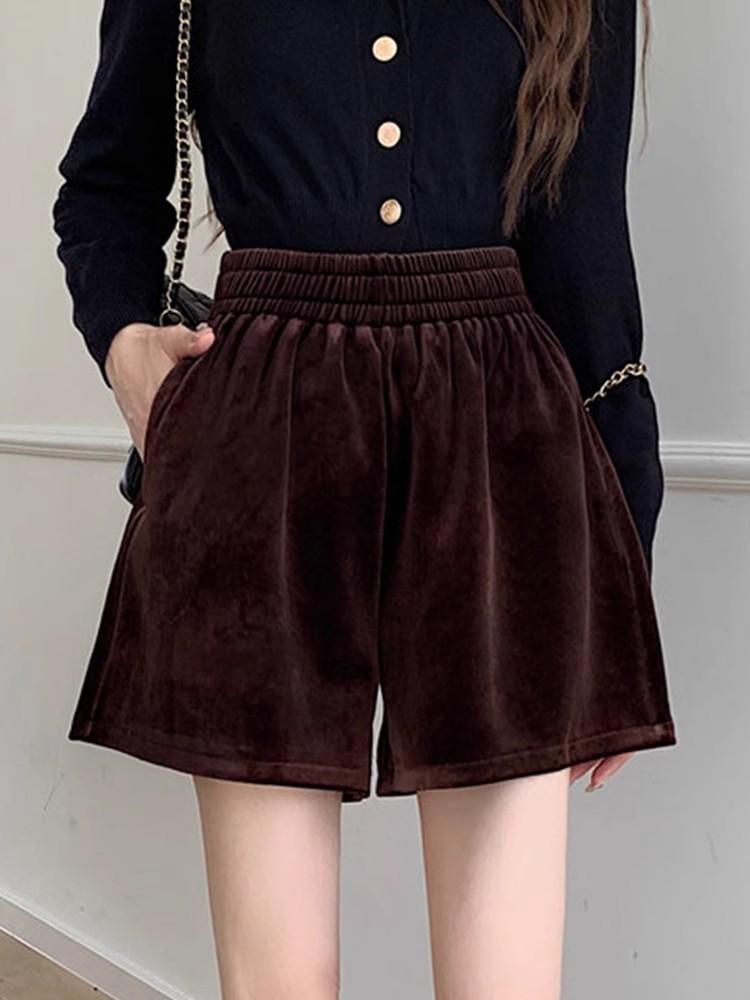 

Женские черные вельветовые шорты с эластичной талией - А-силуэт, широкие штанины, уплотненные для ранней осени 2024 XL (119-130 lbs)