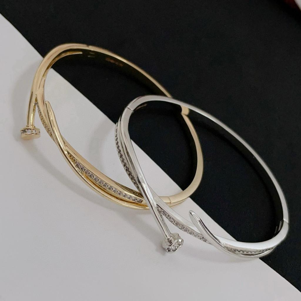 

Браслет-цвях з шипами, інкрустований діамантами, V-подібний металевий матеріал, подарунок на день народження, безкоштовна доставка, ювелірні вироби високого класу, модний двоколірний, чоловічий та жіночий, без обмежень золотий