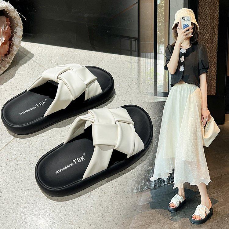 Fashion 2025 Summer New Korean Thick-soled Slippers Women's Outer Wear Braided Open-toed Flip Flops Black and White Colorblock Sandals
