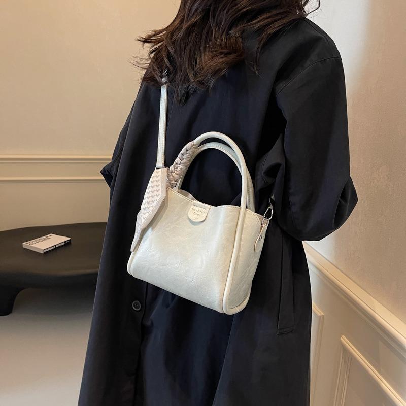 Fashion Retro Handbag Women's Spring and Summer New Cross-border Fashion Bucket Bag Shoulder Messenger Bag