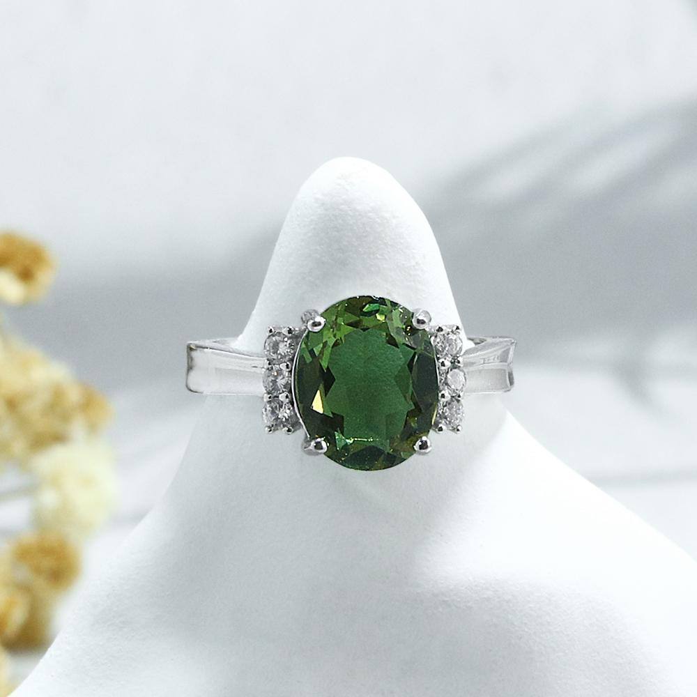 Simple design 925 Sterling silver ring synthetic color change zultanite oval 9*11 elegant fashion birthday gift for women