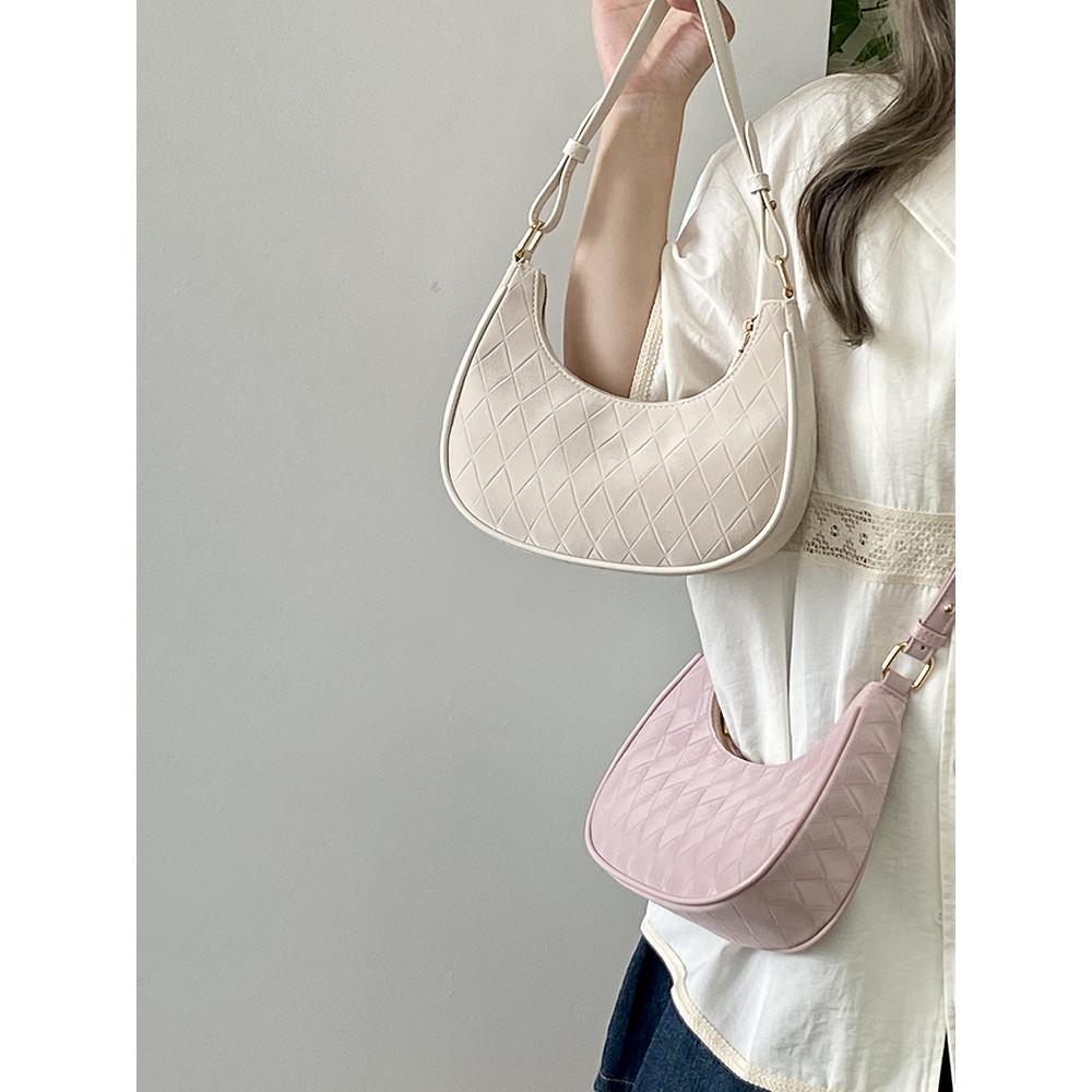 Ielgy Female Crescent Bag High-End Baguette Underarm Bag Shoulder Crossbody