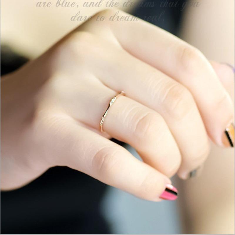 Slender curved ring, embellished with small diamonds, suitable for Independence Day, Thanksgiving, Christmas and other festivals, simple and exquisite