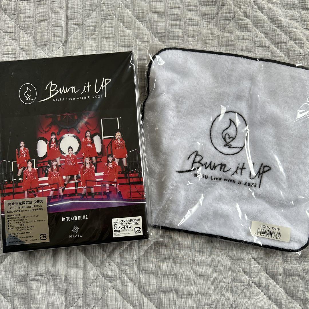 

[USED] NiziU Burn it Up Tokyo Dome DVD Blu-ray version