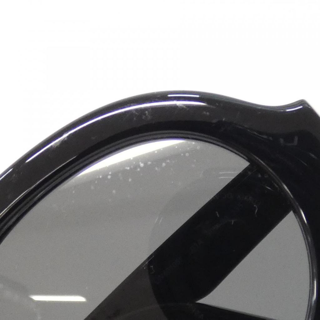 Used Loewe LW40105F Sunglasses