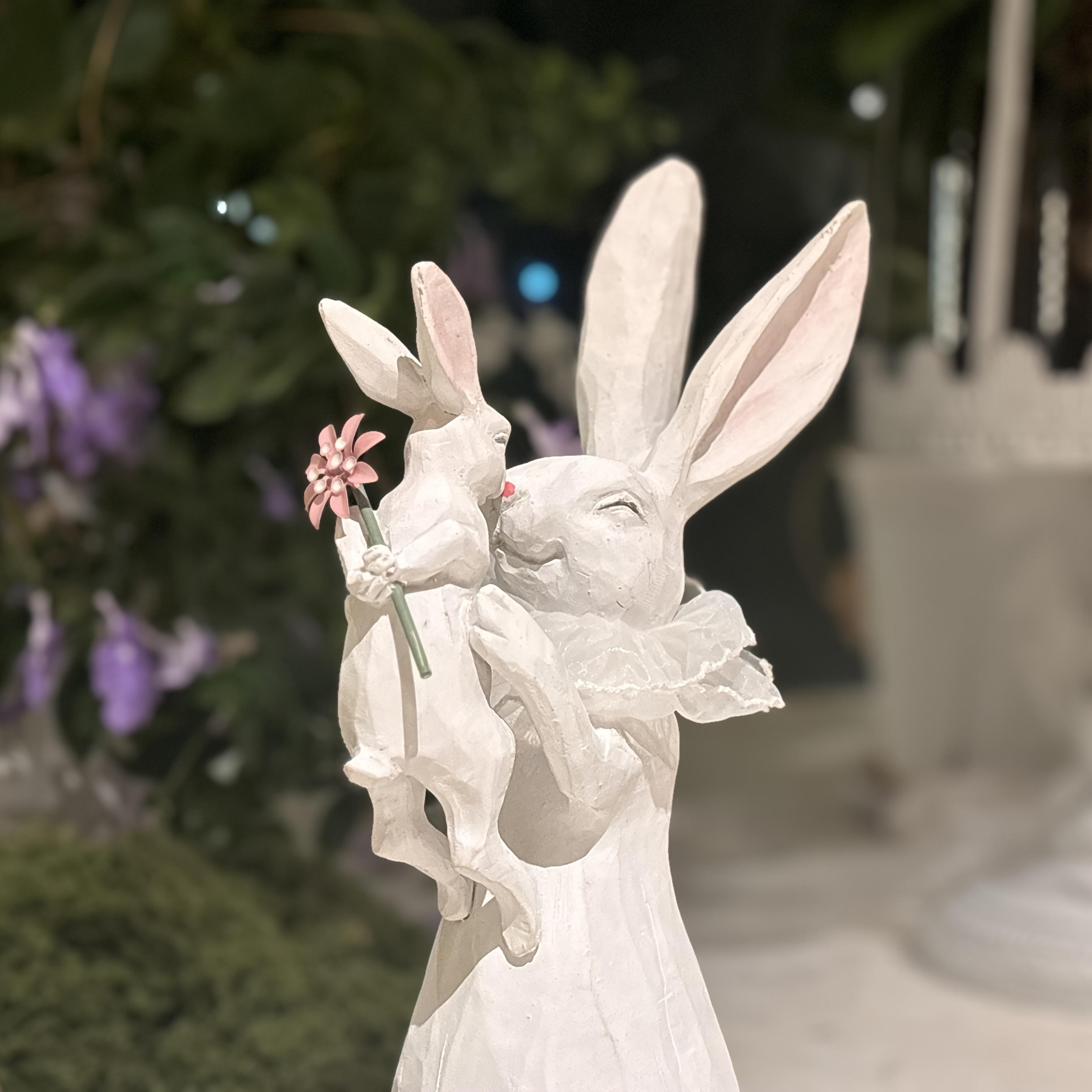 Rabbit Mother Holding Baby Statue - Hand-Painted Resin Flower Tabletop Decoration for Easter Mother s Day белый