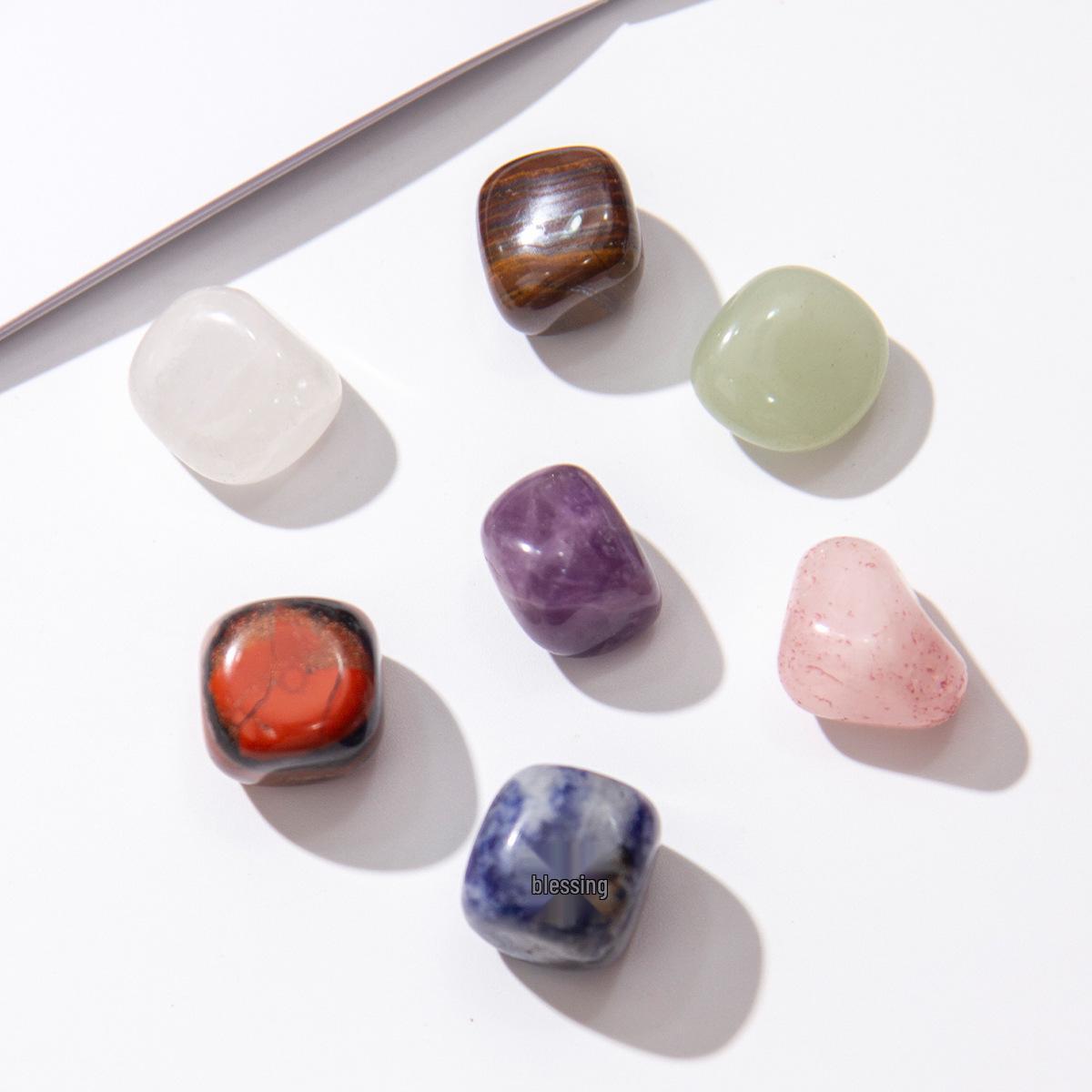 

Natural Crystal Gift Box Set: Seven-Color Stone Collection and Mineral Specimen Ornaments