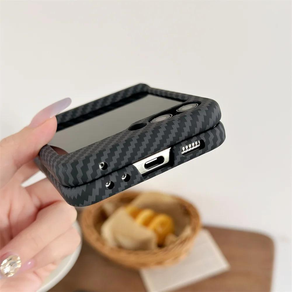 Flip 6 Carbon Fiber Plastic Phone Case for Samsung Galaxy Z Flip 6 5 4 3 Flip5 Flip4 Flip3 5G Hinge Protection Shockproof Cover