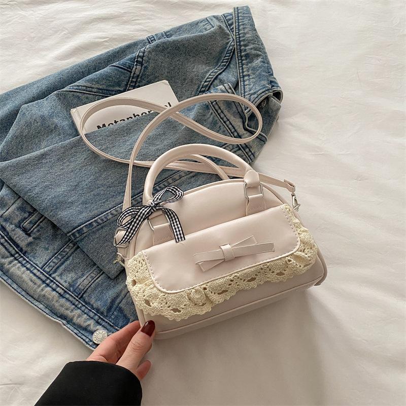 Super Fire Portable Small Bag Women's 2025 New Lace Splicing Retro Women's Shoulder Messenger Bag Commuter Small Square Bag