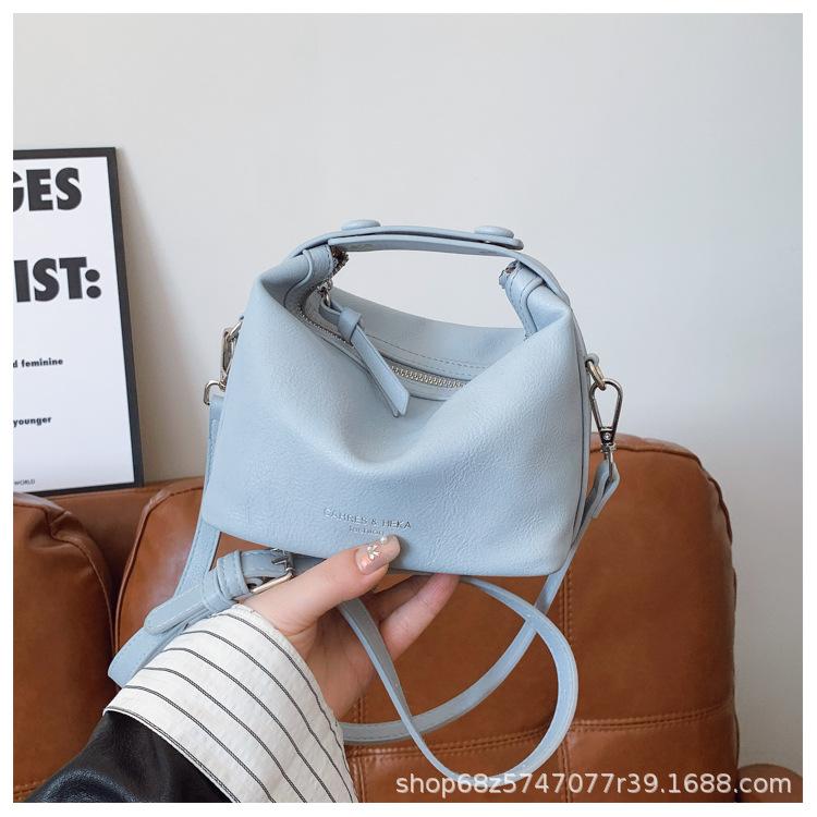 

Korean niche exquisite tofu bag 2025 new simple versatile messenger bag commuter shoulder bag women