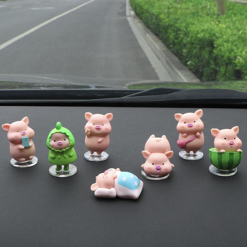 Creative Pig Car Figurine: Center Console & Office Decor
